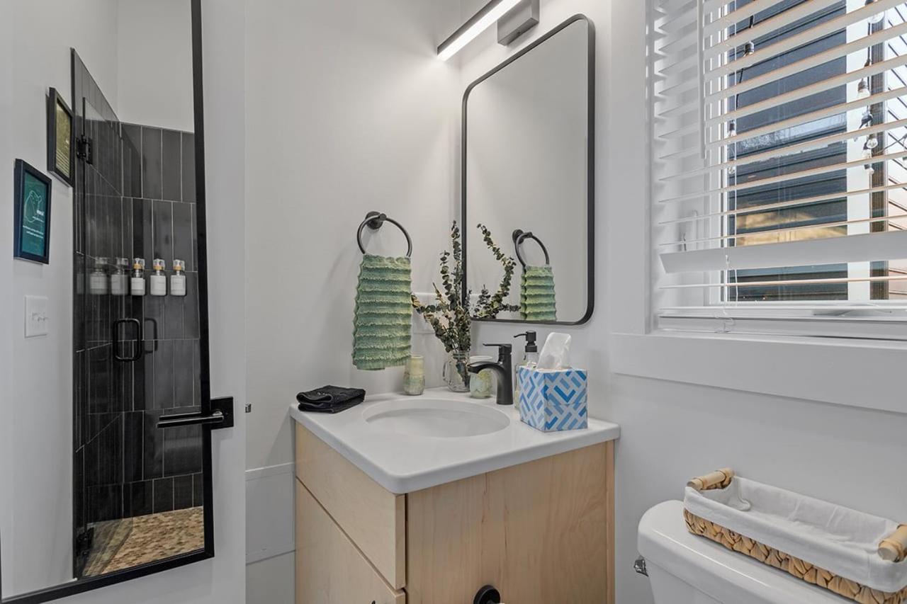 Vila The Acorn - Tiny House In Historic Oakwood Raleigh Exteriér fotografie