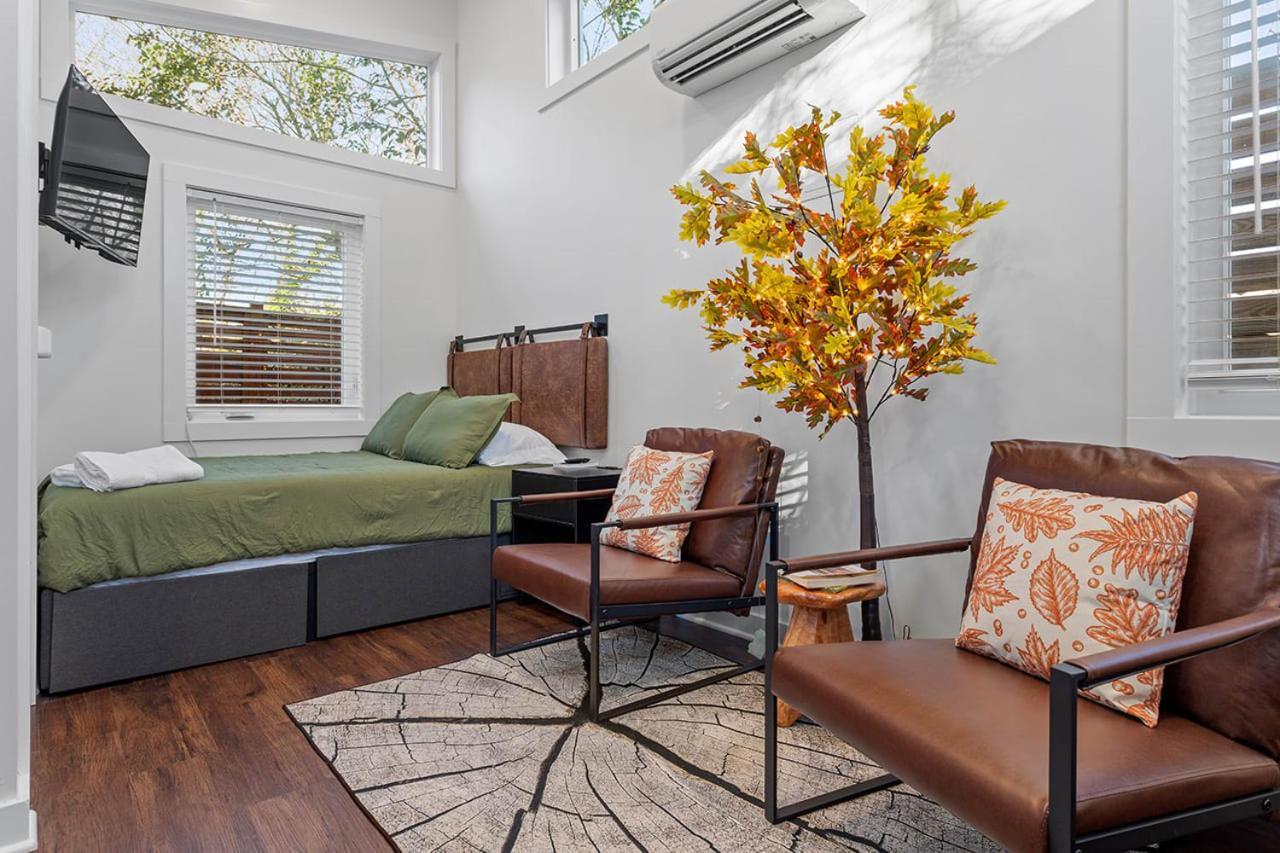 Vila The Acorn - Tiny House In Historic Oakwood Raleigh Exteriér fotografie