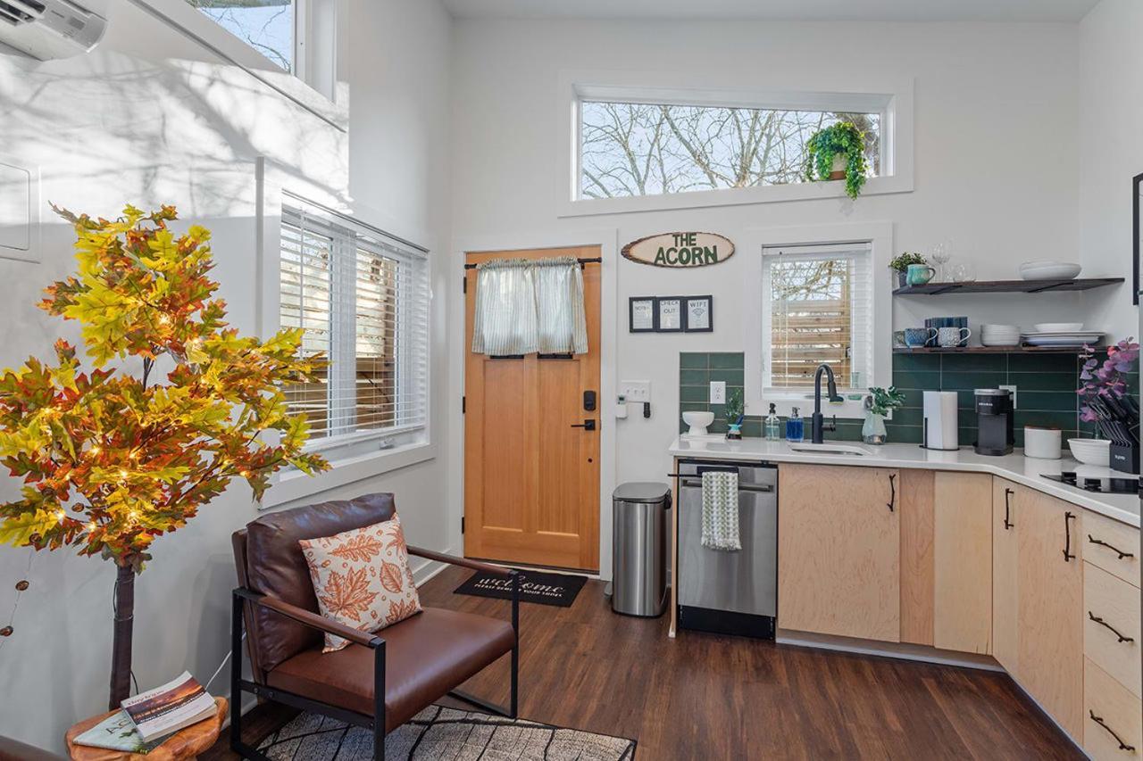 Vila The Acorn - Tiny House In Historic Oakwood Raleigh Exteriér fotografie